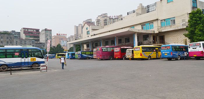 中心站發(fā)班車庫及停車場.jpg